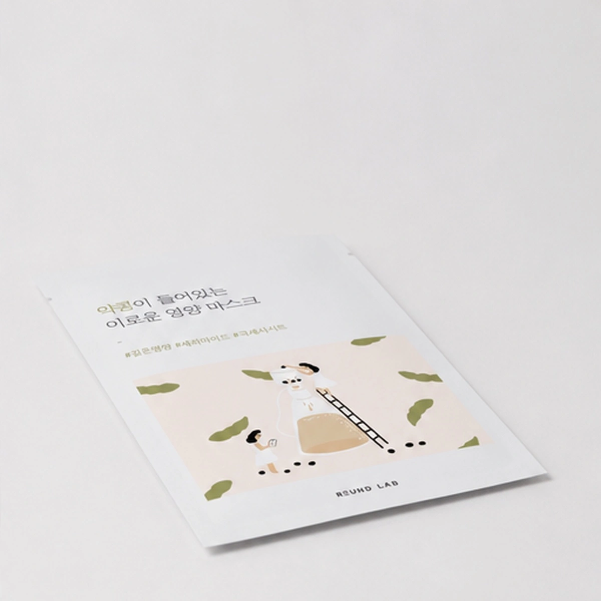 Купить Питательная тканевая маска с чёрной соей Round Lab Soybean Nourishing Sheet Mask, 27 мл ROUND LAB Питательная тканевая маска с чёрной соей Round Lab Soybean Nourishing Sheet Mask, 27 мл