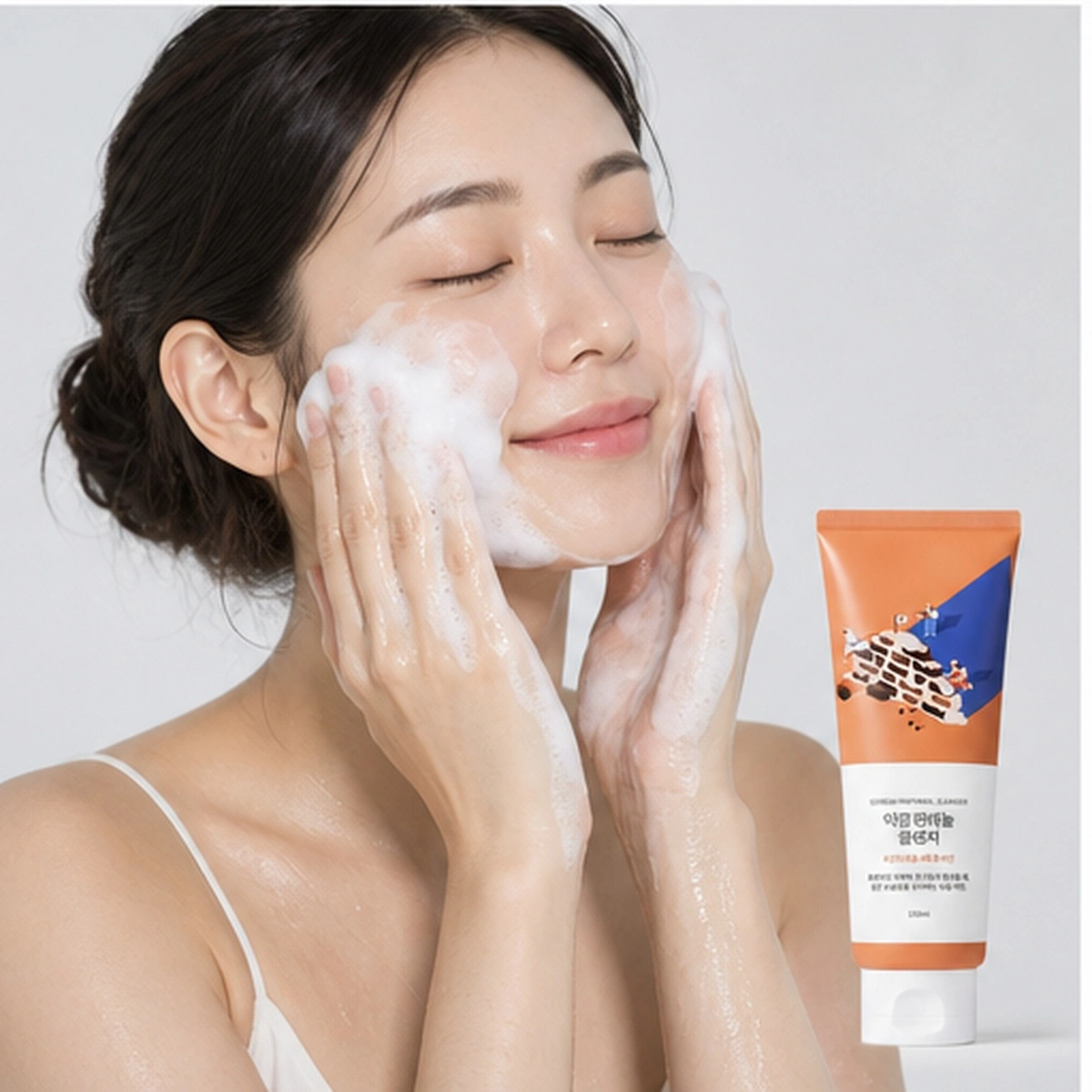 Купить Пенка для умывания с чёрной соей и пантенолом Round Lab Soybean Panthenol Cleanser. 150 мл ROUND LAB Пенка для умывания с чёрной соей и пантенолом Round Lab Soybean Panthenol Cleanser. 150 мл
